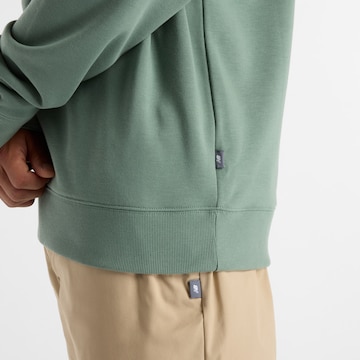 new balance Sweatshirt 'Varsity Pennant' in Groen