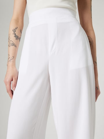 Loosefit Pantalon 'Meline' RÆRE by Lorena Rae en blanc