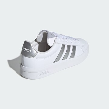 Baskets 'Grand Court 3.0' ADIDAS SPORTSWEAR en blanc
