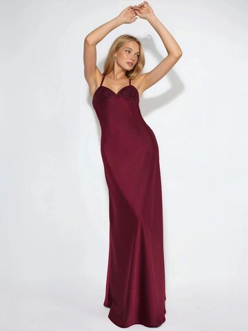 Hiccup Dress in Red