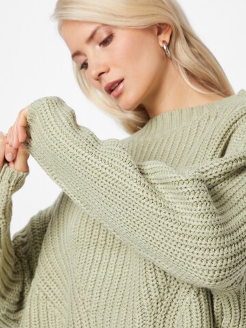 Urban Classics Sweater in Green