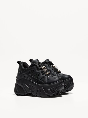 Baskets basses Bershka en noir