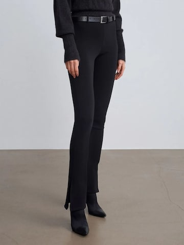 Flared Pantaloni di Dilvin in nero