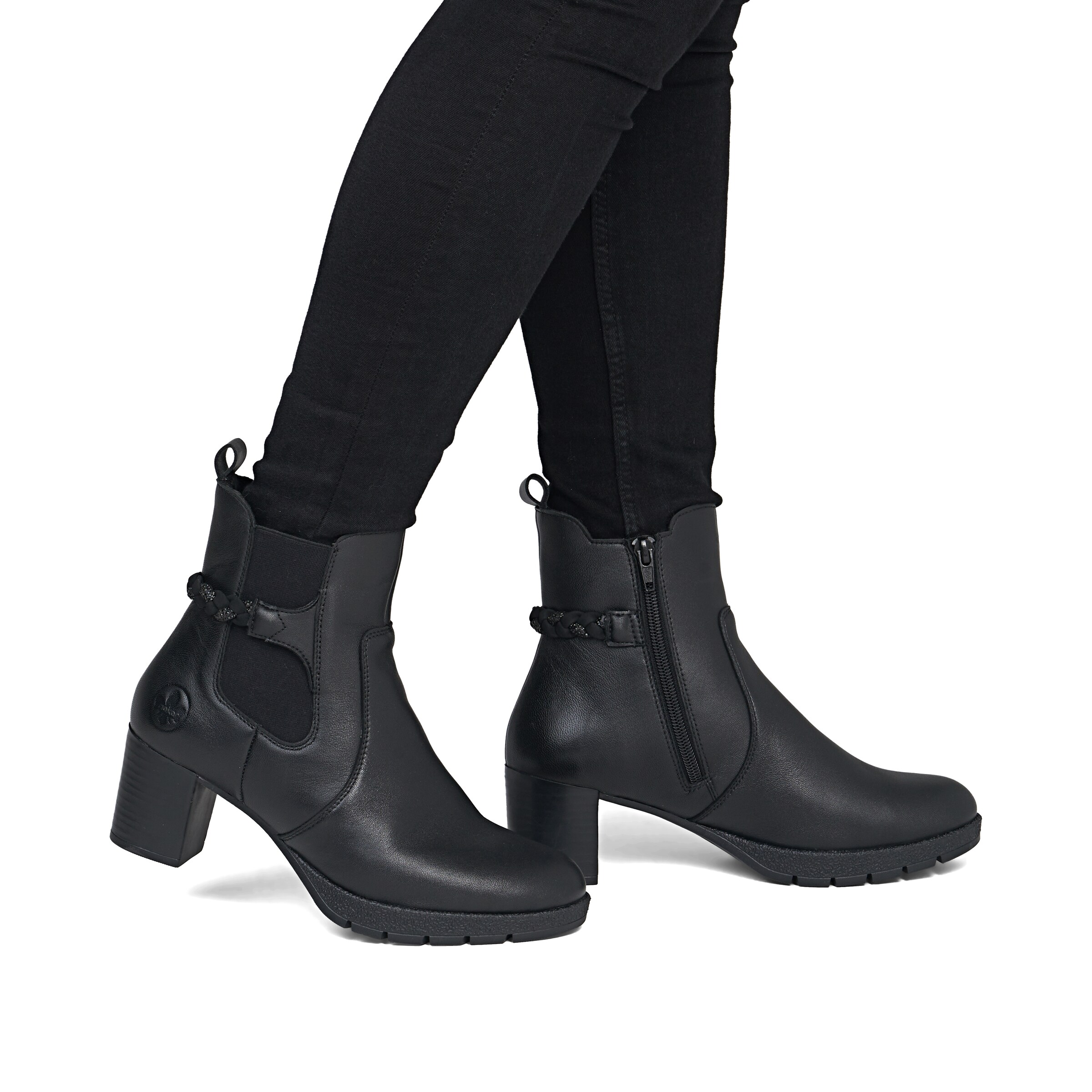 Bottines Rieker en noir : devant