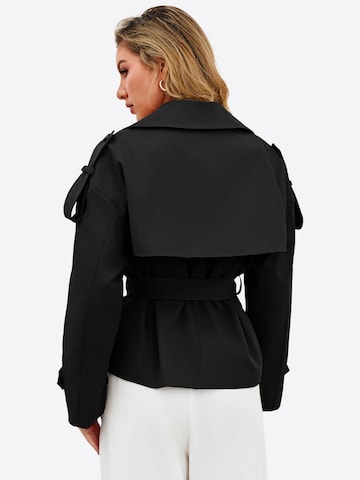 Imily Bela Mantel in Schwarz: Rückseite