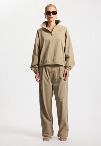 rethinkit studios Loosefit Bandplooibroek in Grijs