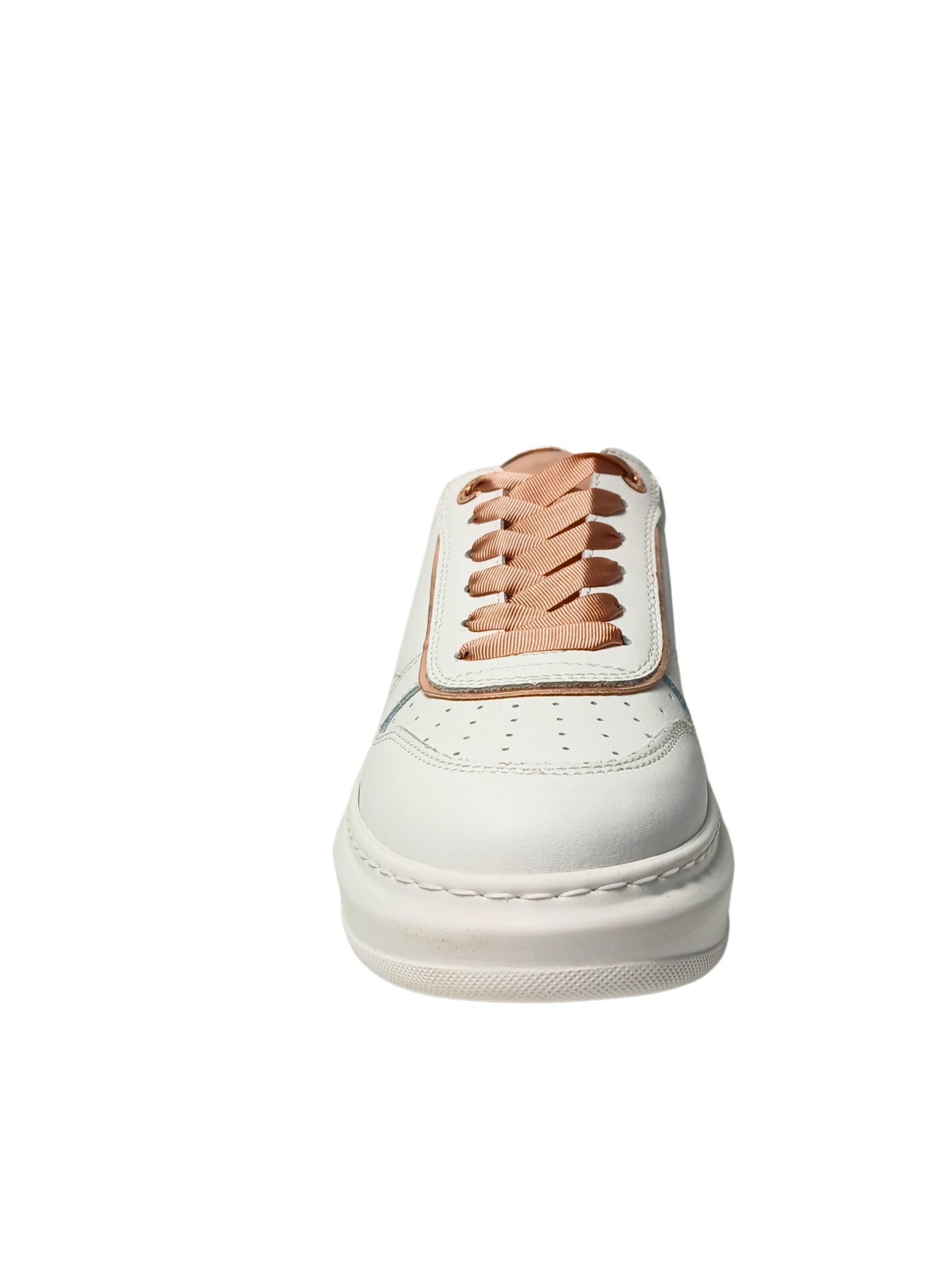 Alexander Smith Sneakers in White