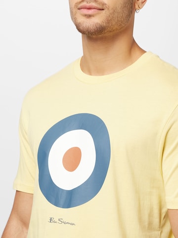 Ben Sherman T-shirt 'Target' i gul