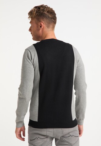 MO Pullover in Grau