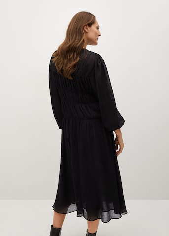 Rochie de la MANGO pe negru