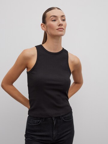 RÆRE by Lorena Rae Top in Black: front