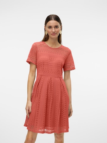 VERO MODA Šaty 'HONEY' – červená: přední strana