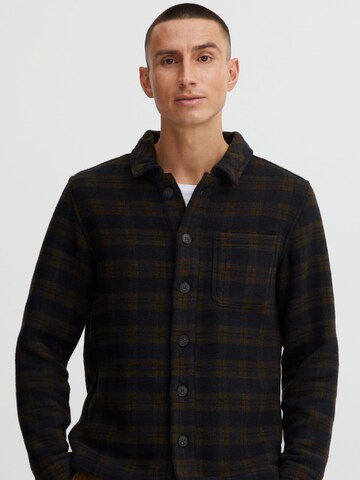 Veste mi-saison Casual Friday en marron : devant