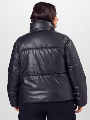 Vero Moda Curve Prechodná bunda 'Emily' - Čierna