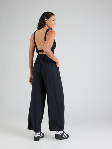 Tuta jumpsuit di Abercrombie & Fitch in nero