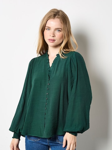 Chemisier ' ' Apricot en vert : devant