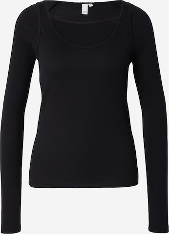 Tricou de la QS pe negru: față