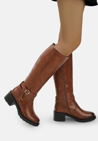 Elara Stiefel in Braun