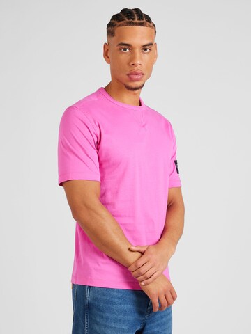 Calvin Klein Jeans - Camisa em rosa: frente