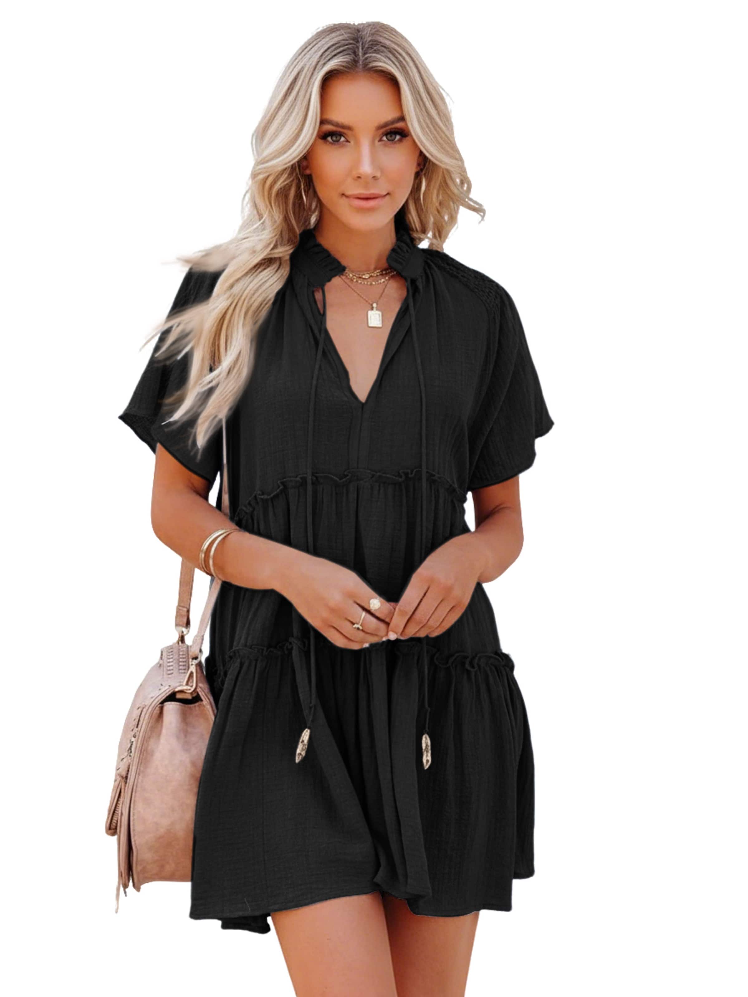 Rochie de la Imily Bela pe negru: față