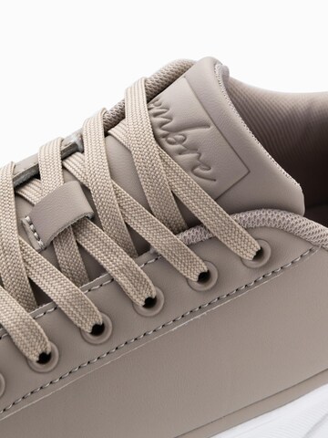 Baskets basses Ombre en beige