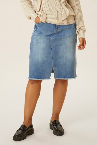 Cream Skirt 'Kammie' in Blue: front