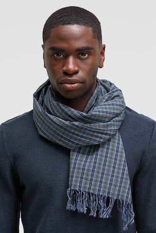 CAMP DAVID Scarf in Blue: front