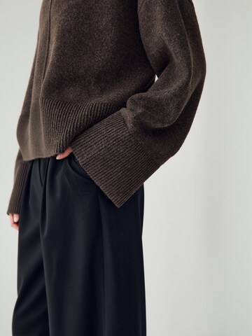 Pullover ' N-Maidie ' di Noella in marrone: frontale
