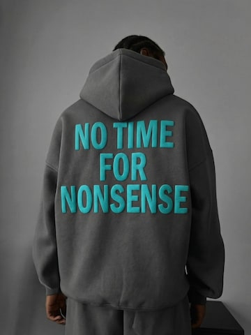 Sweat-shirt 'Oversize “No Time for Nonsense” Hoodie - Anthracite and Blue' Kleidermafia en gris