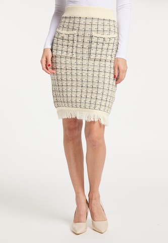 faina Skirt in White: front