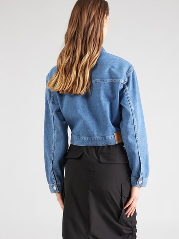 Tommy Jeans Prehodna jakna 'Claire' | modra barva
