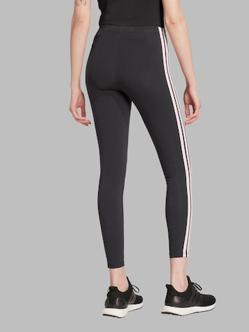 ADIDAS SPORTSWEAR Скинни Спортивные штаны 'Essentials' в Черный