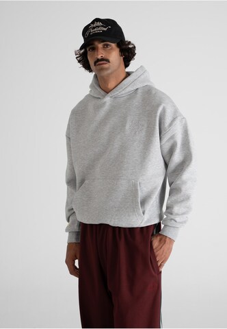 Sweat-shirt 'Legacy' Prohibited en gris : devant