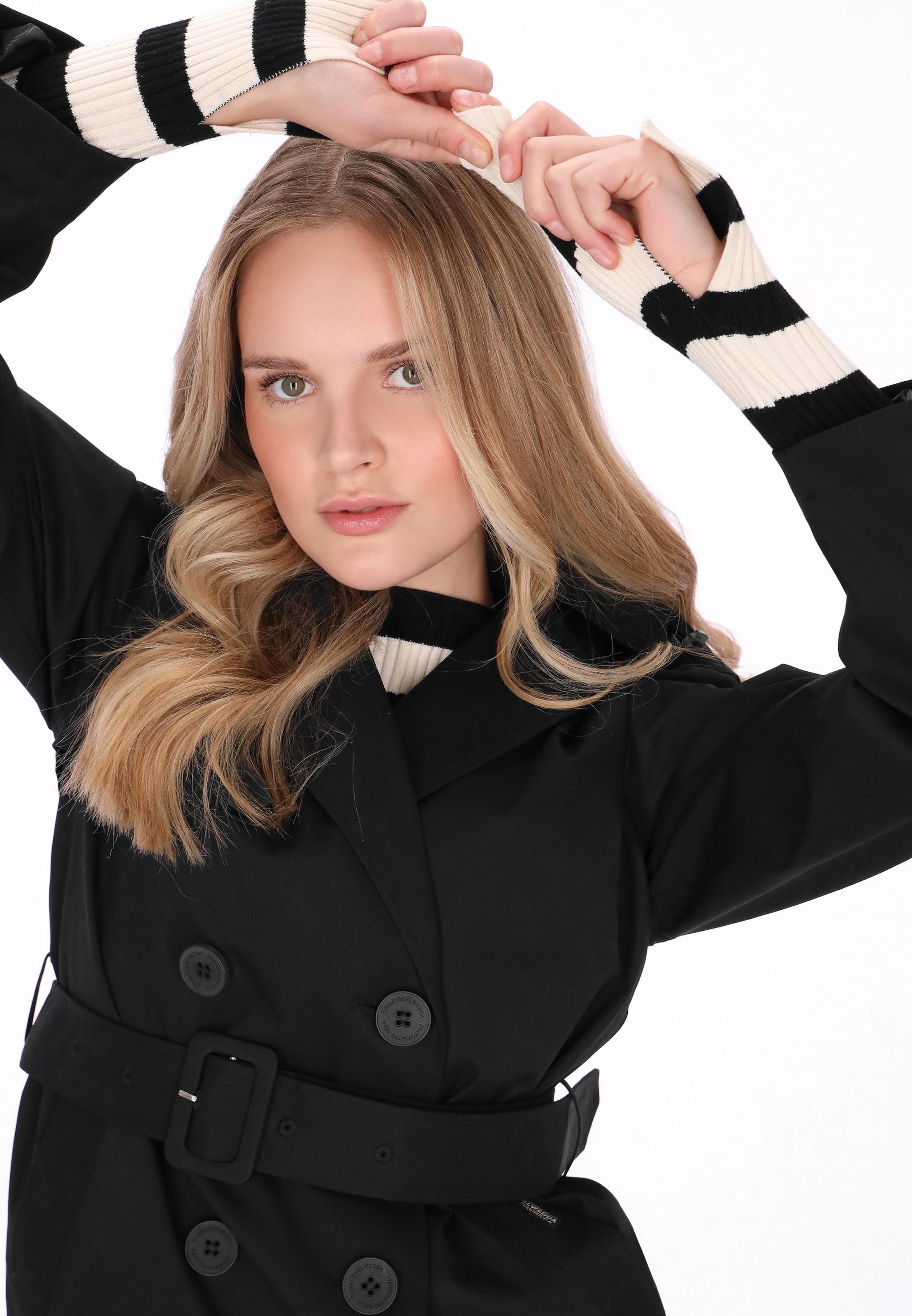 Schmuddelwedda - Abrigo funcional en negro