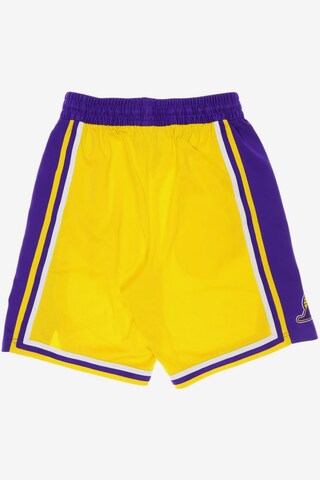 NIKE Shorts 31-32 in Gelb