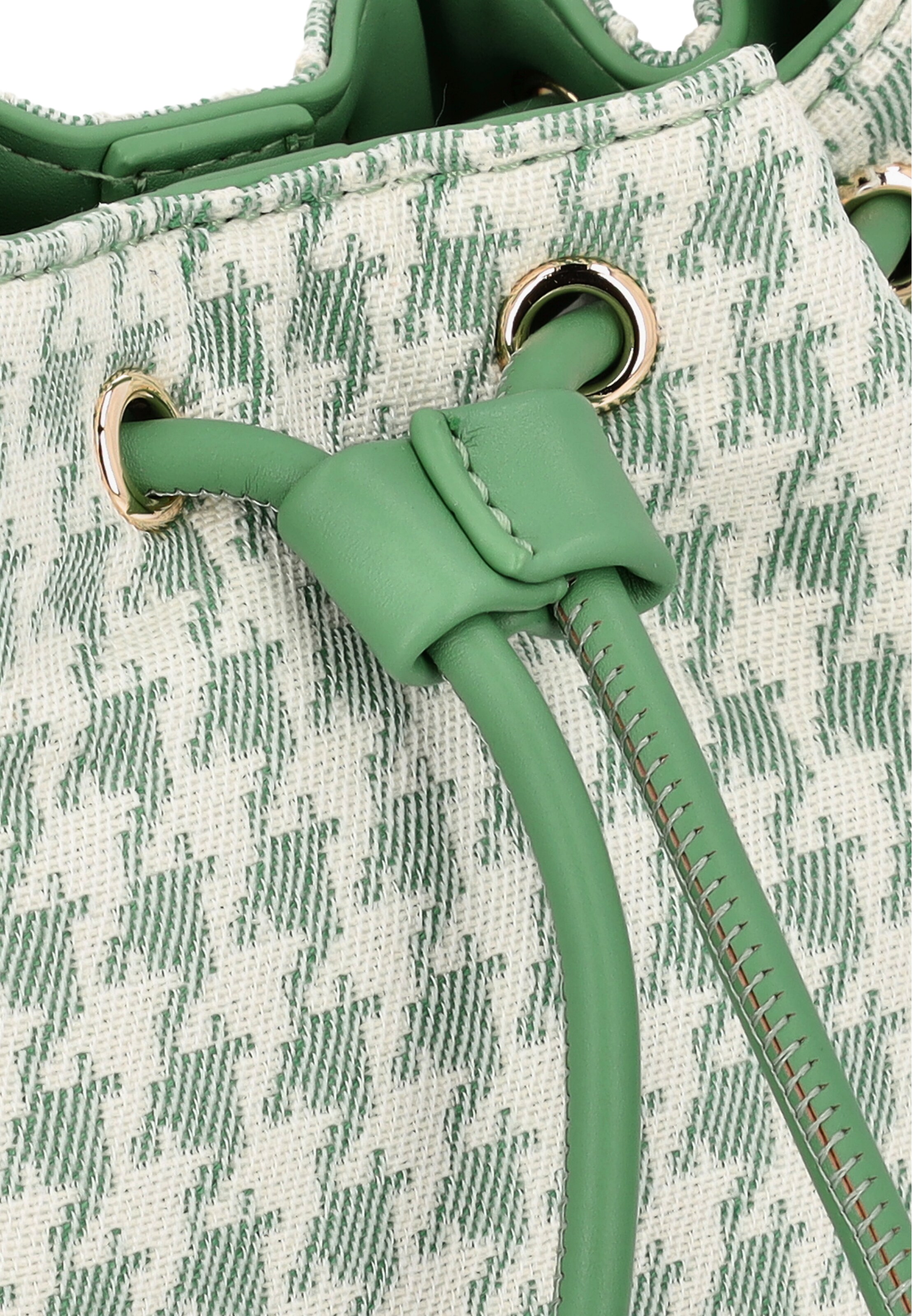 faina Buideltas in Groen