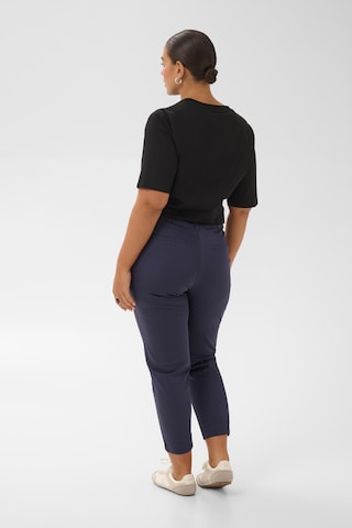 Coupe slim Pantalon 'LEANA' KAFFE CURVE en gris