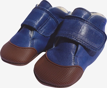 DULIS Slippers in Blue: front
