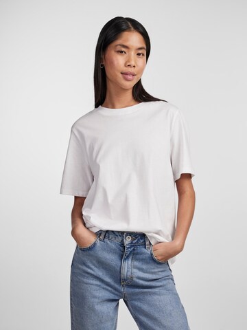 T-shirt 'RIA' PIECES en blanc : devant