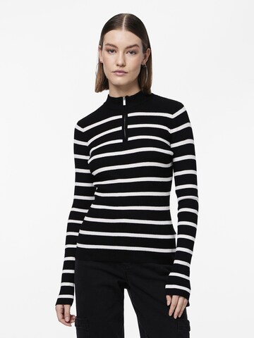 Pull-over 'Jo' PIECES en noir : devant