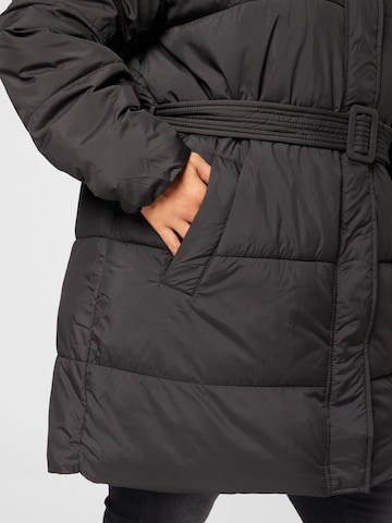 Vero Moda Curve Winterjacke in Schwarz