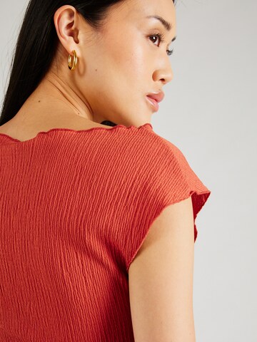 T-shirt 'PCJOY' PIECES en rouge