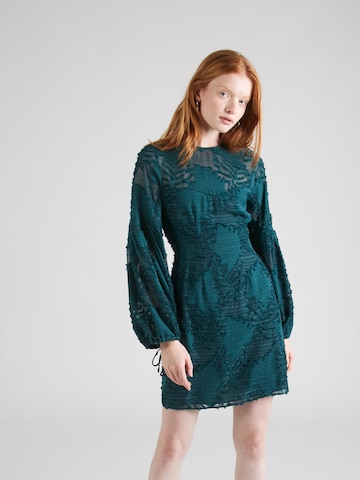 Rochie de la Hofmann Copenhagen pe verde: față