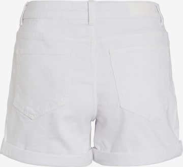 VILA Regular Shorts 'Dina' in Weiß