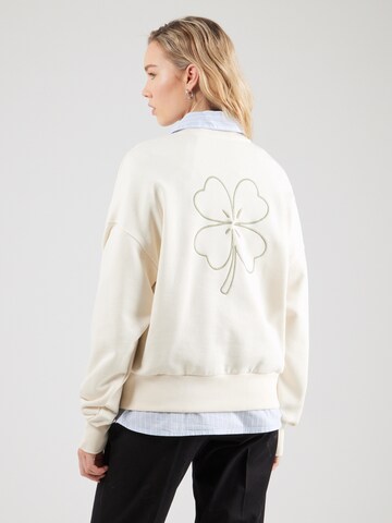 ARMEDANGELS - Sweatshirt 'Alizaa Fortune' em branco: frente
