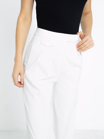 ABOUT YOU x Toni Garrn Wide leg Pleated Pants 'Linda' in White