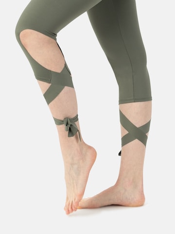LEAFLETIC - Skinny Leggings 'Leafletic Woman`s Short Length Tail Legging' en verde
