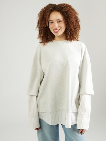 Karo Kauer Футболка в Серый: спереди