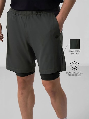 regular Pantaloni sportivi di Tommy Life in verde: frontale