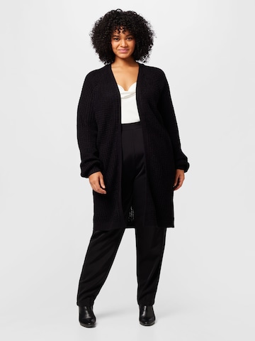 Cardigan 'Mirla' ONLY Carmakoma en noir : devant